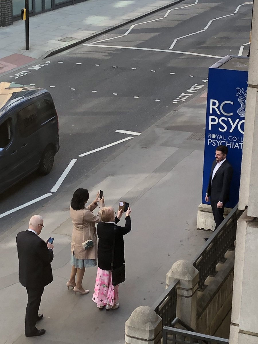 Bexcouper's tweet photo. Love this #choosepsychiatry #proudparents #newmembersceremony @rcpsych https://t.co/VtcvbLWWC8