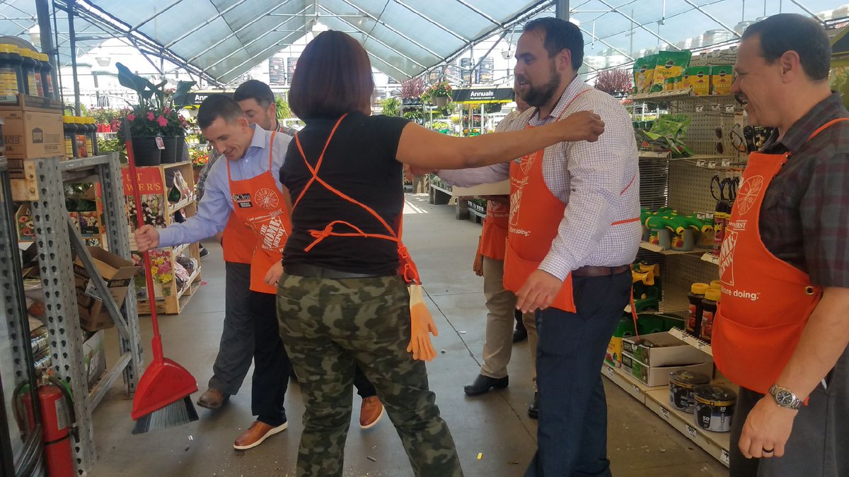 0386slidelleast's tweet photo. Shine BRIGHT like a diamond! Celebrating the one and only Nona T.'s amazing achievement!!! #livingourvalueseveryday #absoluterockstar #whosaysyoucantgetcreditingarden @rjwoutdoors @jerseymike78 @ChrisDurand_HD @ChrisBergHD @HDDistrict132 @CkDucre0411 https://t.co/KdPKKUiXwA