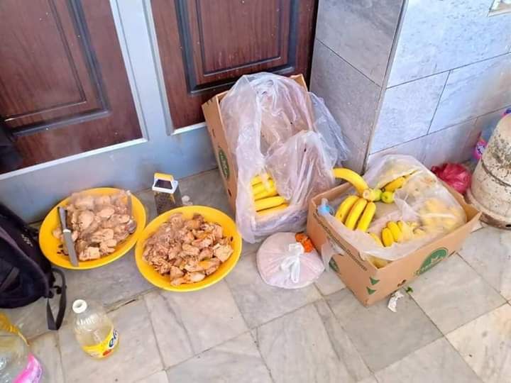 ObservAlgerie's tweet photo. Marche du #29_Mars : Couscous, viandes et fruits pour les manifestants à #Béjaia
➡️➡️Suivez le direct : https://t.co/btauWlSAPb⠀
⠀
#Algérie #Alger #حراك_29_مارس #الماده_102 #102_de_la_constitusion #Bouteflika #Gaid_Salah #manifestation https://t.co/c2nmBqYTjq