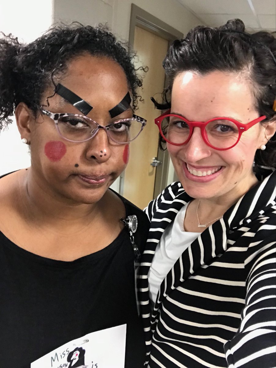 KatieGaylord1's tweet photo. Reunited w/ one of the greats!!!!
⁦@YCSD⁩ #storybookparade #louiselovesART 🖼 https://t.co/AYVYyp1Q57