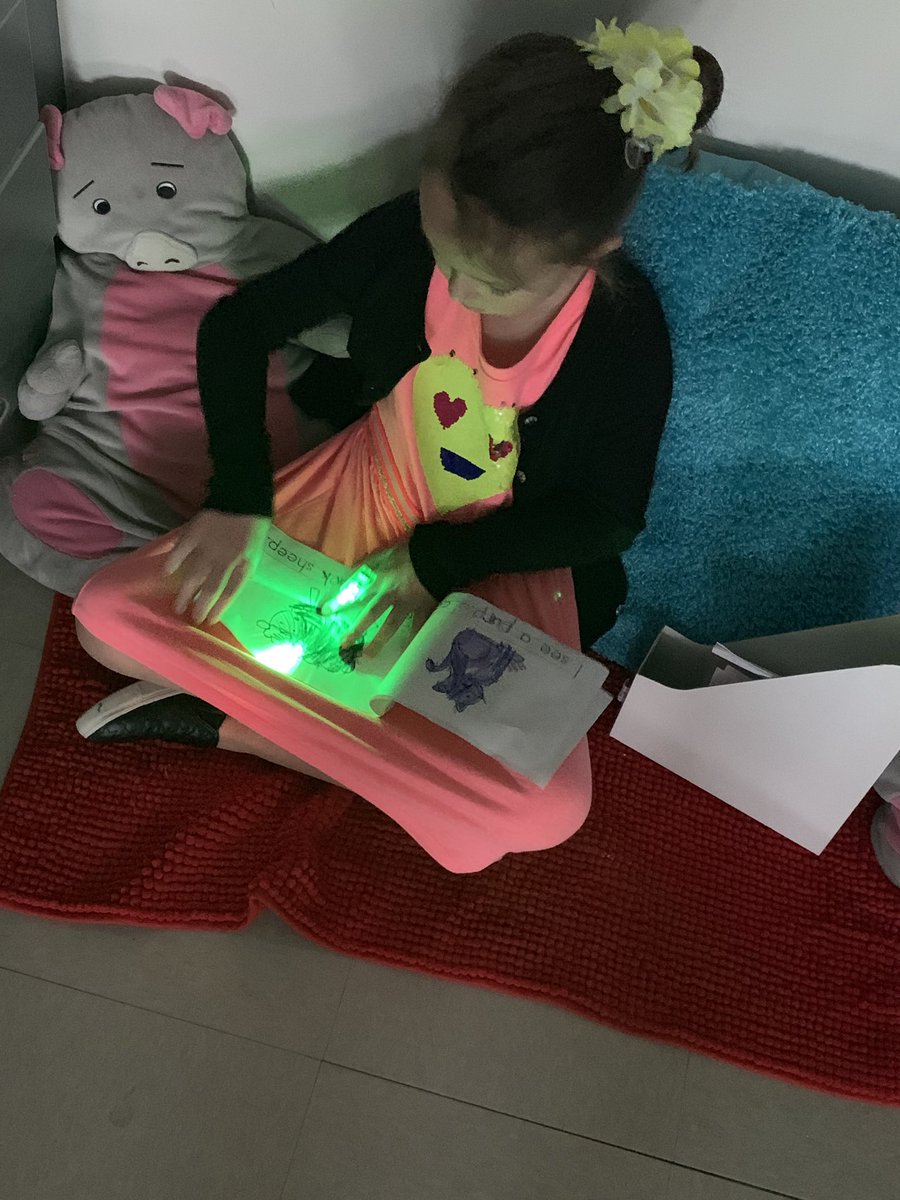 We love Flashlight Friday 🔦 📚