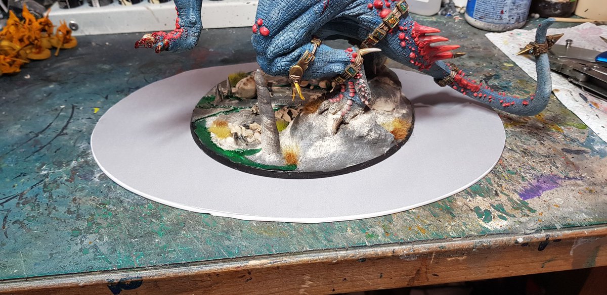 Hugh No Twitter I Decided That I Needed To Rebase My Dread Saurian To Its Official Base Size The Official Base Is Stupid Sized Its Currently On 160mm Diameter Circular Base Aos