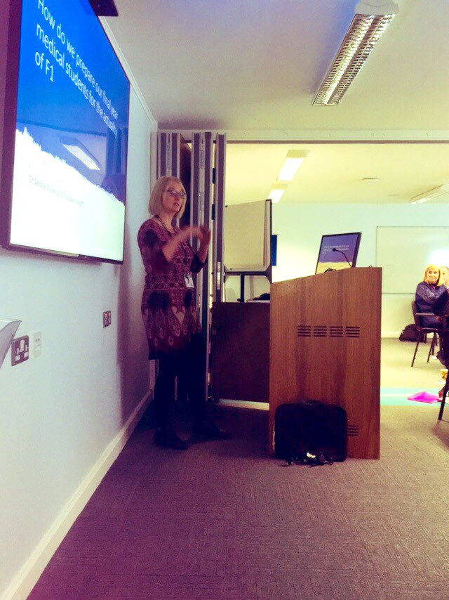 _NIMDTA's tweet photo. Dr Neil Corrigan and Dr Sandra McNeill explore the similarities of stress for trainees and trainers, wellbeing, burnout and mindfulness with Recognised Trainers at the Maintaining Recognition Day @WesternHSCTrust #STATUSNI #RecognisedTrainersNI #NIMedEd #VALUEDNI #NIMDTA https://t.co/tibwXZ8alI