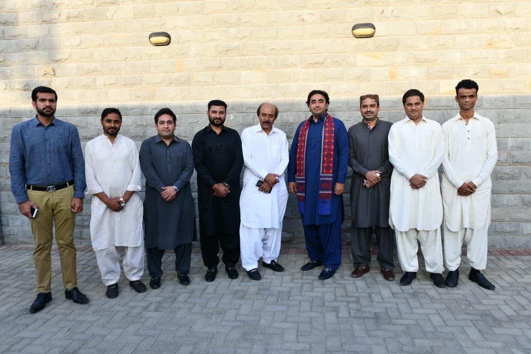 JavedNLaghari's tweet photo. Had Wonderful meeting with Chairman PPP @BBhuttoZardari at Naudero House Larkano. Thanks to Chairman sb for appreciating #PYO Sindh on Successful #KarwanEBhutto. Proud of You Chairman. #LongLiveBhutto https://t.co/qd0ZBgczfg
