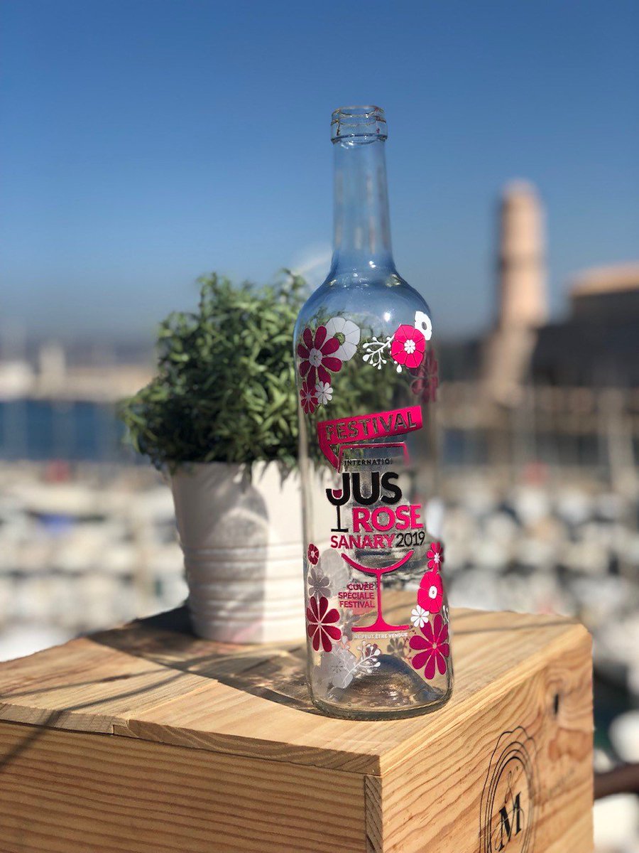 GlassIsLife_FR's tweet photo. En exclusivité, on vous dévoile la bouteille Cuvée Spéciale 2019 du @Just_Sanary créée avec notre nouveau service de personnalisation #oiexpressions (https://t.co/qOnC8Ipgm9). Alors vos impressions? #rose #justrose2019 #glassislife https://t.co/tFCheVkeR7
