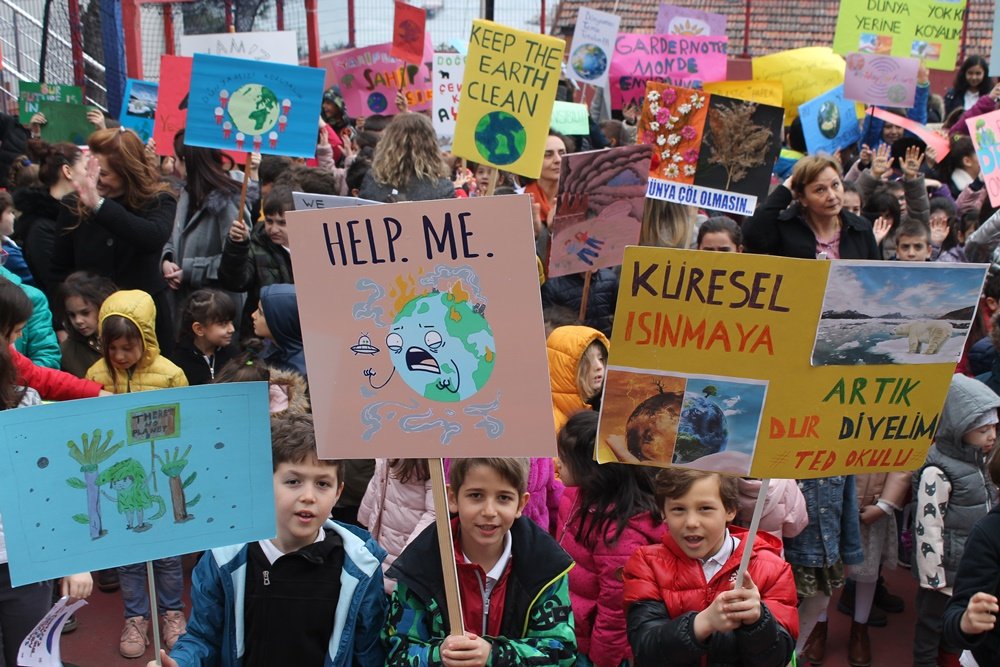 TED ZONGULDAK KOLEJİ ÖZEL OKULLARI’ GELECEK İÇİN CUMA GÜNLERİ’ ADLI ETKİNLİĞE İMZA ATTI...#iklimicinokul #FridaysForFuture #climatestrike #SchoolStrike4Climate  <a href="/GretaThunberg/">Greta Thunberg</a>