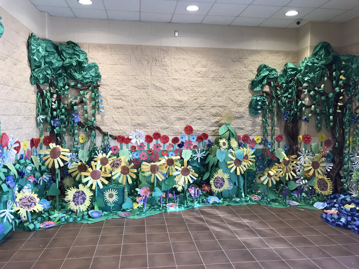 OGPrimarySchool's tweet photo. What a beautiful day for our annual Arts Festival! #proudtobeogp @LamarCoSchools https://t.co/U2p4UKOMwh