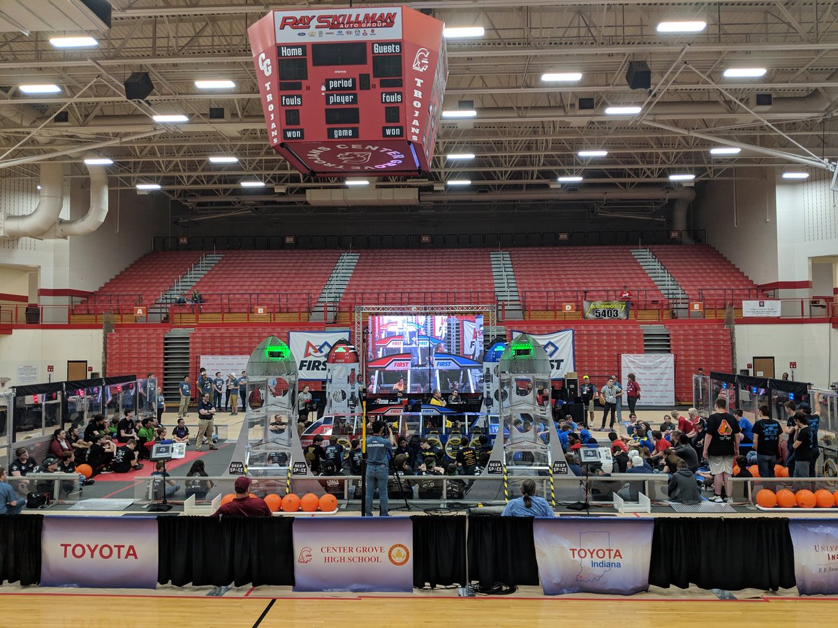 mrsheintzman's tweet photo. It's a robot day today at Center Grove high school! Come on out to support BD Conductors 4580. Free to the public!! @frc4580 #wearewayne https://t.co/qj2zcvW4gi