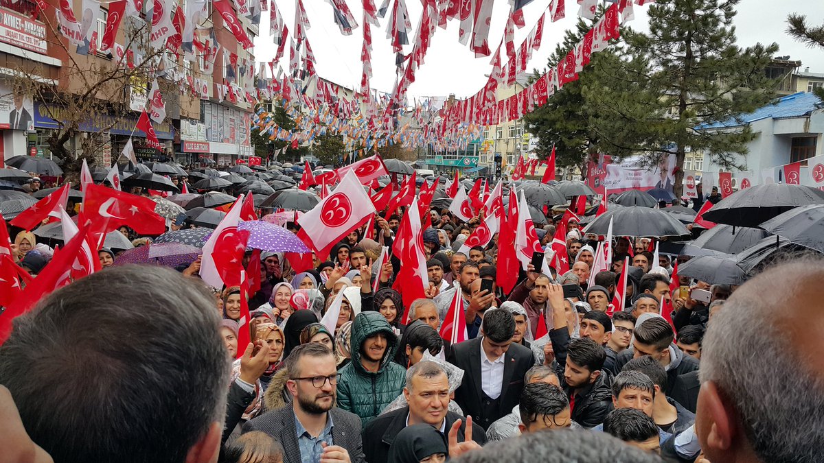 ziyabuyankara's tweet photo. Kötü Hava Koşullarına rağmen bizleri yalnız bırakmayıp yoğun katılım sağlayan çok değerli hemşehrilerime şükranlarımı sunuyorum.
TEŞEKKÜRLER BİNGÖL...
@dbdevletbahceli  @erkanakcay45 @arzuerdemDB @NurettinVaroll1 @MHP_Bilgi https://t.co/AYCLauiC56