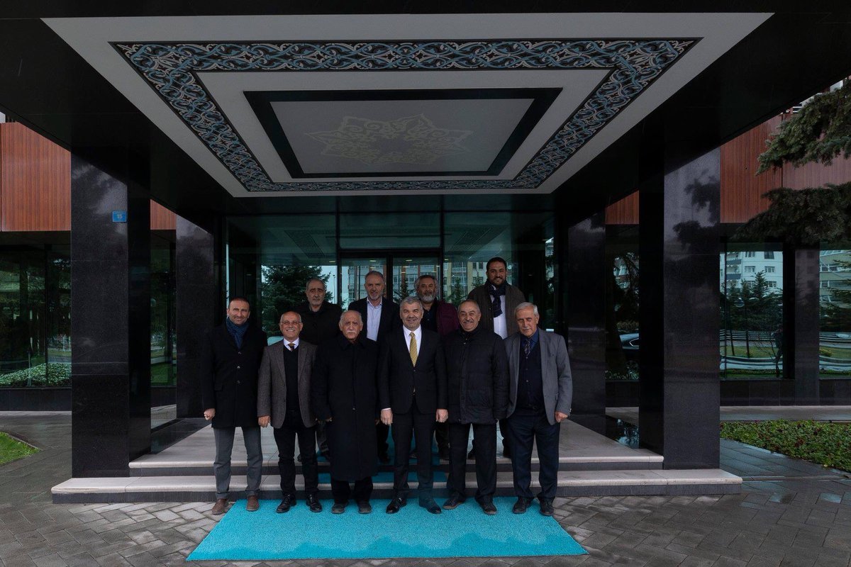 Müstakil Sanayici ve İş Adamları Derneği (MÜSİAD) İstişare Heyeti belediyemizi ziyaret etti. Görev süremiz boyunca yaptığımız çalışmaları takdir eden MÜSİAD İstişare Heyeti’ne nazik ziyaretleri için teşekkür ediyorum.