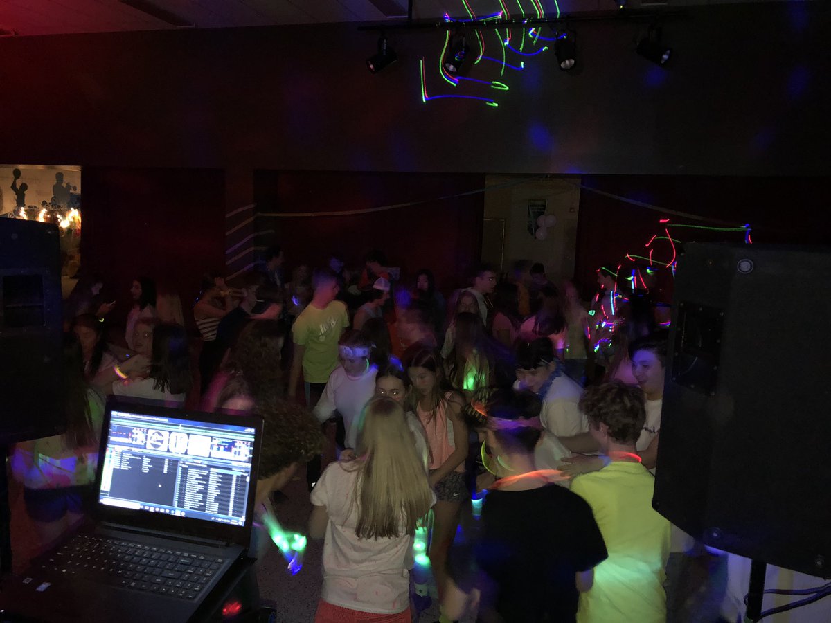 ms_etherington's tweet photo. Fun neon dance last night Flyers!! #fun #dance #community #studentcouncil #Flyers #EdenIsKind #EdenLink #helpers https://t.co/iq6TznaTk9