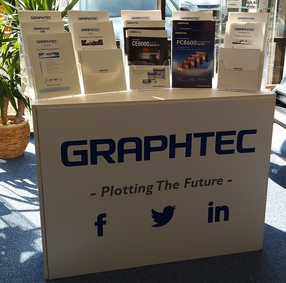 GraphtecGB's tweet photo. ⏱ It's the final countdown to @Signanddigital and we are putting the final pieces of prep together for the show.
Read our full report on what we have going on over on stand A36.
https://t.co/9IP3cOov2r
#SDUK #SDUK2019 #graphtecgb #plottingthefuture #digital #printfinishing https://t.co/B3owMP9foT