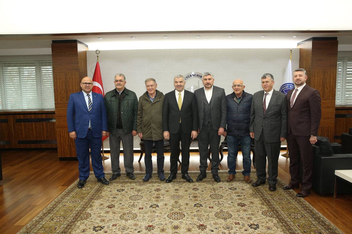 Kayseri Mobilya Kent Yönetim Kurulu Başkan Vekili Şaban Sözduyar ve yönetimini belediyemizde ağırladık. Nazik ziyaretleri için kendilerine teşekkür ediyorum.