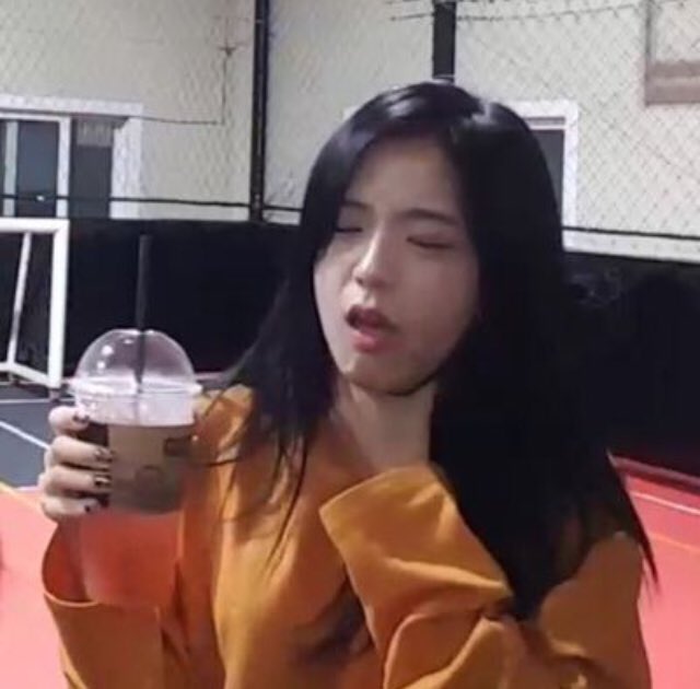 NIZA 🍑 ft.นอนน้อยแต่นอนนะ tweet media