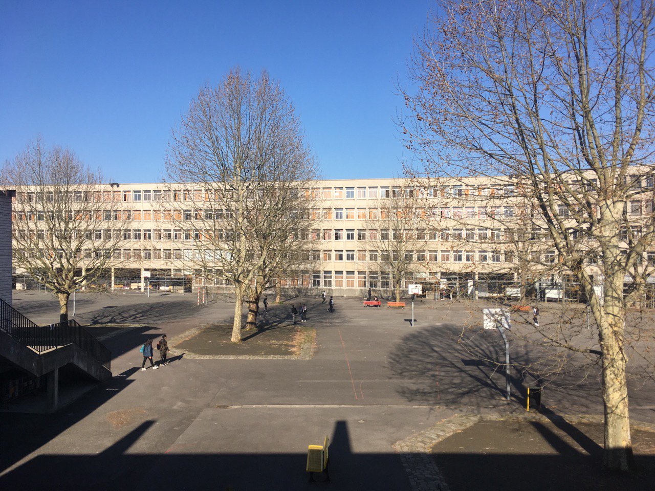 Theatre De L Estrade Les Artistes De La Cie Passent La Journee Avec Les Eleves Du Lycee Jean Jaures Dans La Ville De Montreuil Intervention Scolaire Sur Le Theme Des Conduites