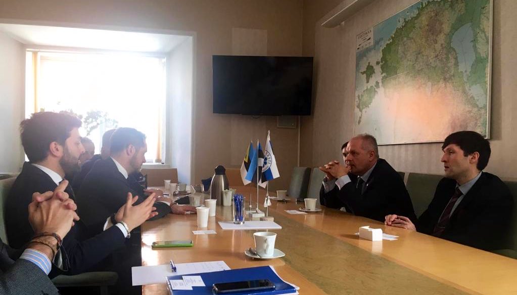 NicolasBay_'s tweet photo. Rencontre aujourd’hui au Parlement estonien à Tallinn avec les députés et dirigeants du parti EKRE qui a obtenu 17,8 % aux législatives et 19 sièges. Ils entreront au Parlement européen dans deux mois : nous préparons le grand rassemblement pour l’Europe des nations !
@Mart_Helme https://t.co/7myjJujT14