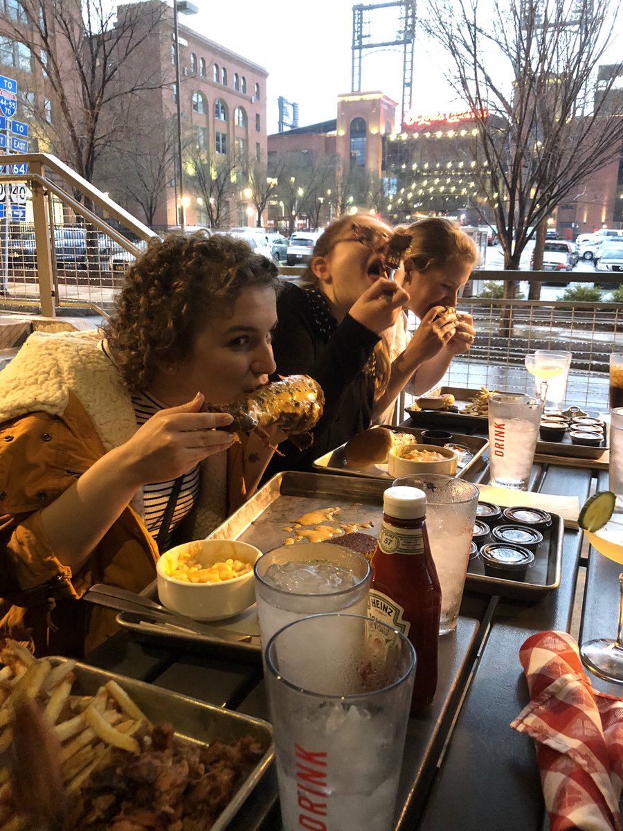 drkcox's tweet image. Found some great St. Louis bbq last night with @MaryClaiJones1 @AlyssaErmish @naomi_sug @LaniStewart31 @lydiaprivett @AshyBlacksheep @shannon_s_lit @CSCSigmaTauDelt @english_csc @chadronstate #19engcon