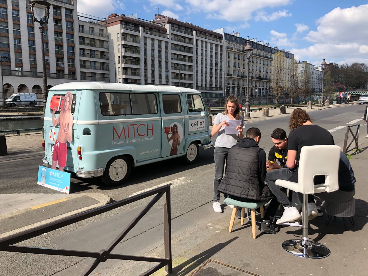 MitchJobs's tweet photo. #Recrutement #Job | Le voyage du video truck continue ! 🚙 Rendez-vous devant l'@ISTEC_Paris pour rencontrer les équipes #RH de @celio et postuler en vidéo à leurs offres d'#emploi 👔 https://t.co/5GFblUCZln