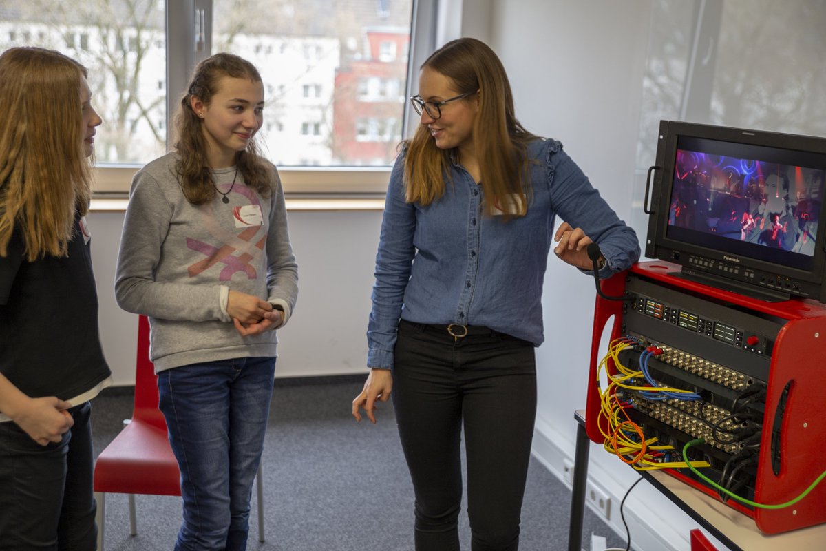 RIEDELnet's tweet photo. We were very happy to welcome 15 girls at yesterday’s #GirlsDay. They had a lot of fun exploring our logistics department and helped out with some important shipments.
#Riedel #Bolero #Artist #theonlyintercom https://t.co/op9z9LHyog