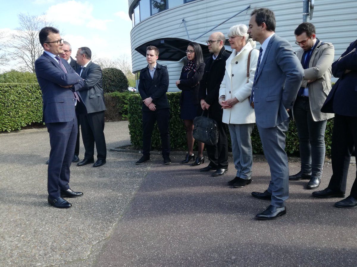 sqy's tweet photo. [#mobilité #sqy] 🚍
Inauguration des nouveaux #bus #electriques du réseau #sqybus 🚌
fabrication 100% française, design intérieur #francilien, #sqy mise sur le savoir-faire #francais 💪 https://t.co/FiEJmm1GtG