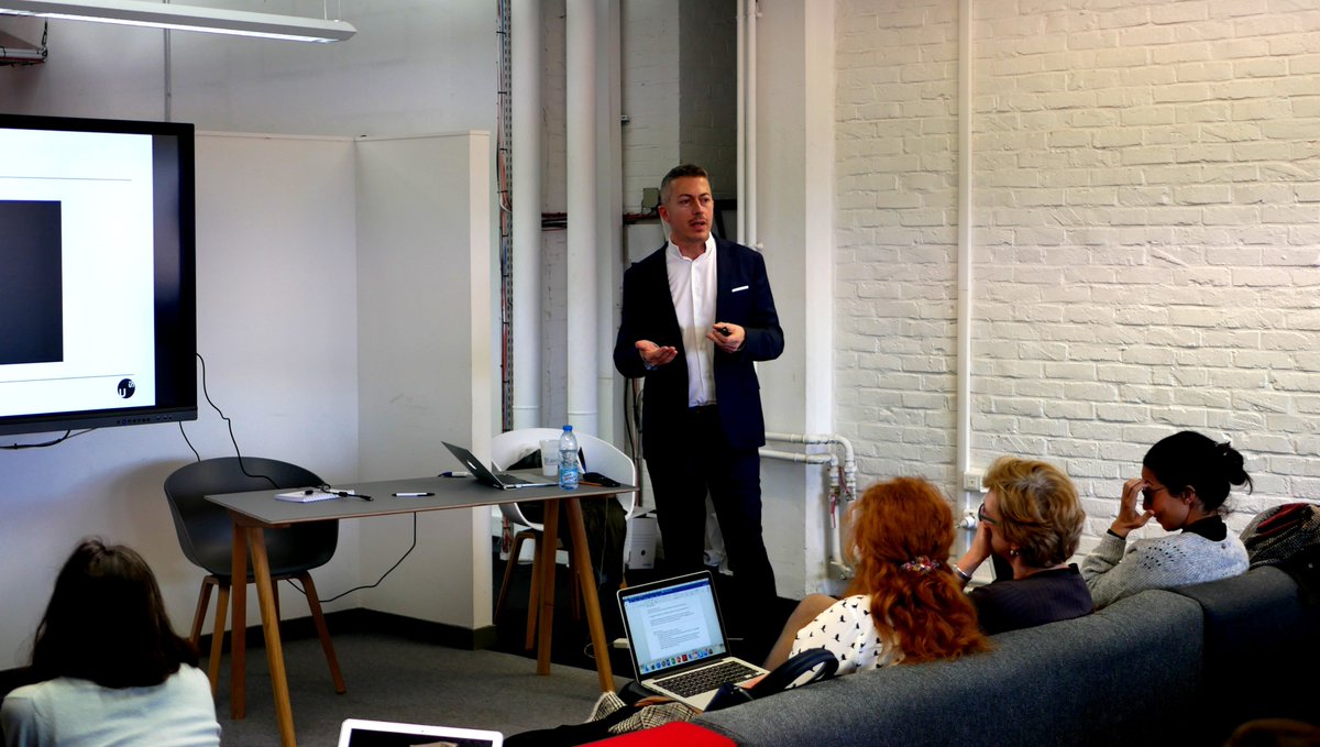 MihxLab's tweet image. Le @MihxLab a aujourd’hui la chance de recevoir le professeur Luca M. Visconti pour une conférence captivante autour du storytelling ! #teamLille #marketing #research #storytelling #blanchemaille #UnivLille #mihx