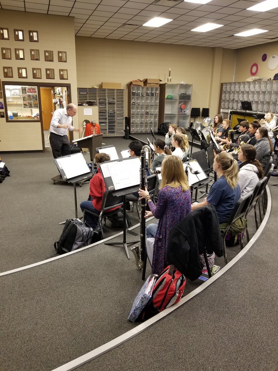 Barisax1988's tweet photo. Thank you Mr. Sid Showalter for coming out to Dighton High School this morning to work with the DJSHS 7-12 band! @USD308 @bethanynews #SalthawkAlum #DHShornets https://t.co/N4s6Bycwiz