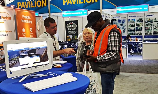 Direct_Freight's tweet image. Here are just a couple photos from #MATS #MATS2019 so far.  One of the @Direct_Freight founders is pictured here talking with show attendees about our load board and awesome new app! Hey, Steve! If you&apos;re out at MATS, go say hi to Steve.