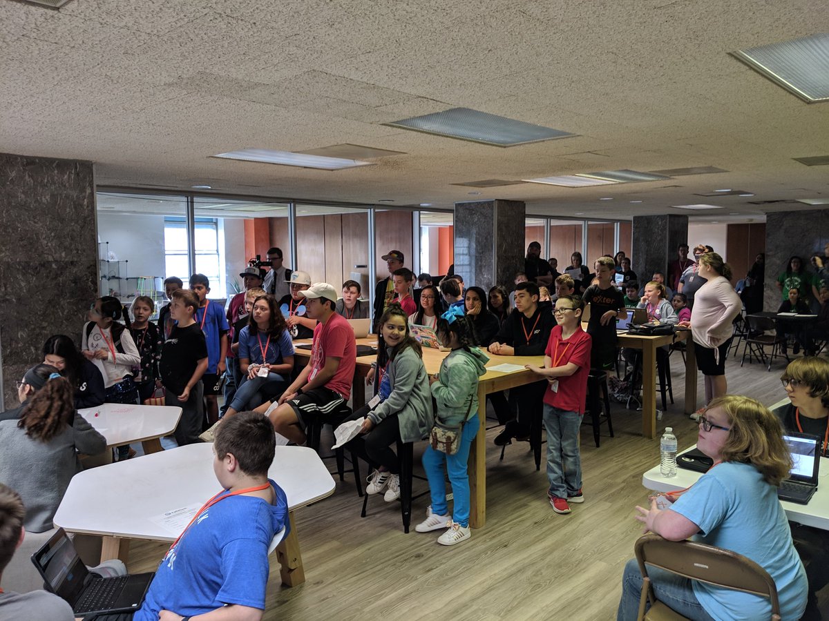 PeterEGriffiths's tweet photo. #FallsHack2019 @dexterlearning and @WFISDschools collaboration with a whole bunch of kids! Coding, robotics, entrepreneurship, A/V production...pretty cool!! https://t.co/KtEDFr1nHh