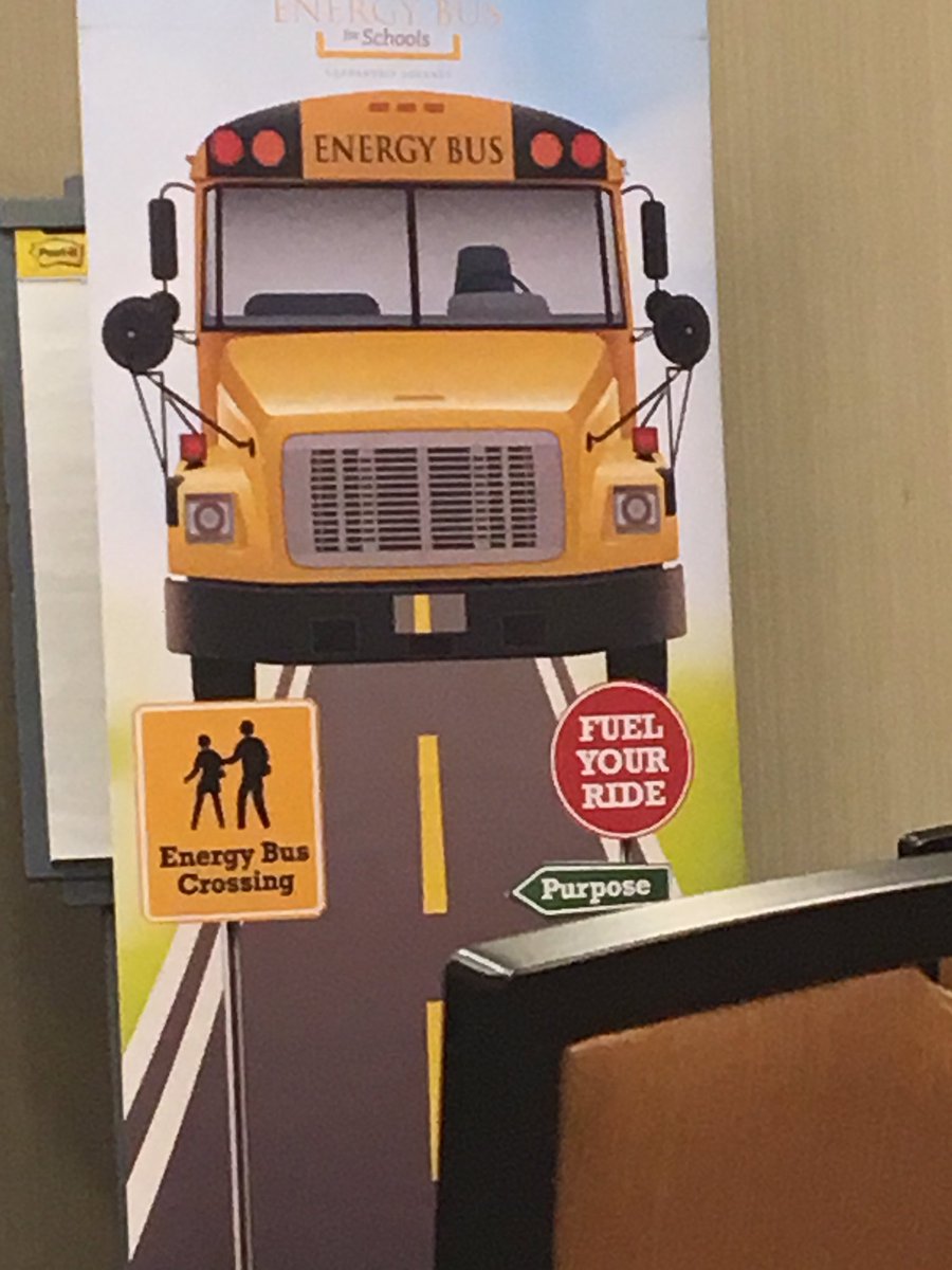 Learning to drive THE BUS! <a href="/JonGordon11/">Jon Gordon</a> @NikiSpears4