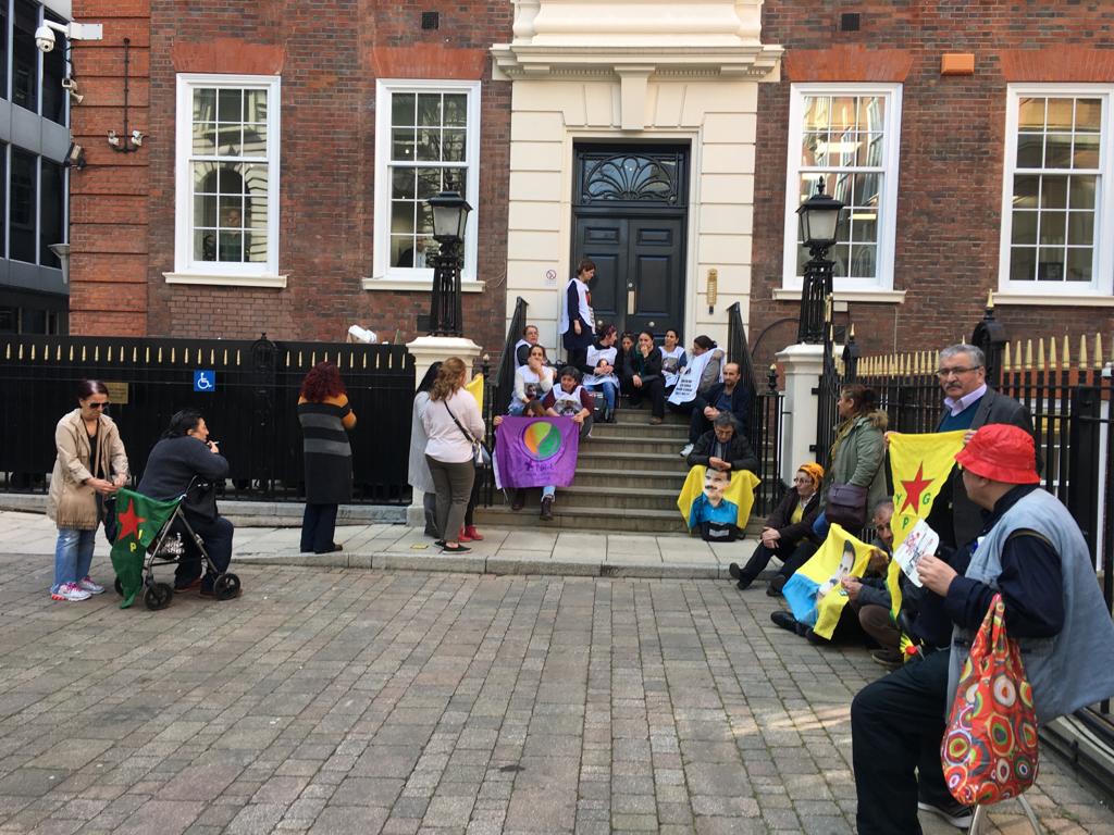 AntlerHardy's tweet image. Kurdish women block #CONservative HQ entrance. #BreakTheSilence #EndtheIsolation