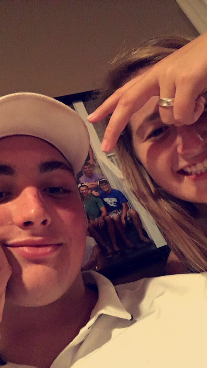 Hunter_z10's tweet photo. Happy birthday Shelb!! Hope you have a great day love ya🙂 @tomlinshelby https://t.co/gv1f9uPvPy