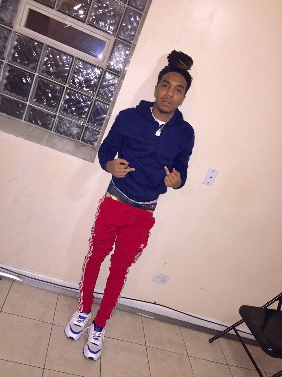 T_rone043's tweet photo. Apply Dat Pressure Lil Nigga Aint No Letting Up🤷🏾‍♂️🅱️💤4️⃣L https://t.co/ke1LhVmFvw