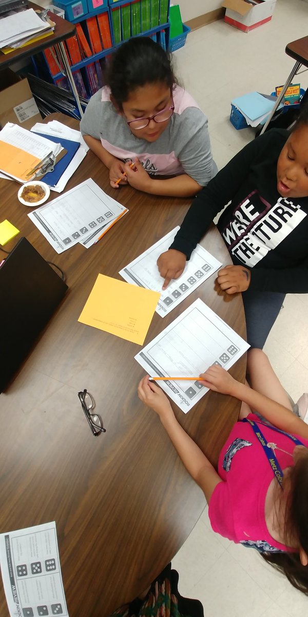 math_jcsanders's tweet photo. Rock and Roll fun in 3rd grade! Communication, collaboration, problem solving all in one. @AISDMathematics @nancy_lead4ward https://t.co/2tnORl2SSn