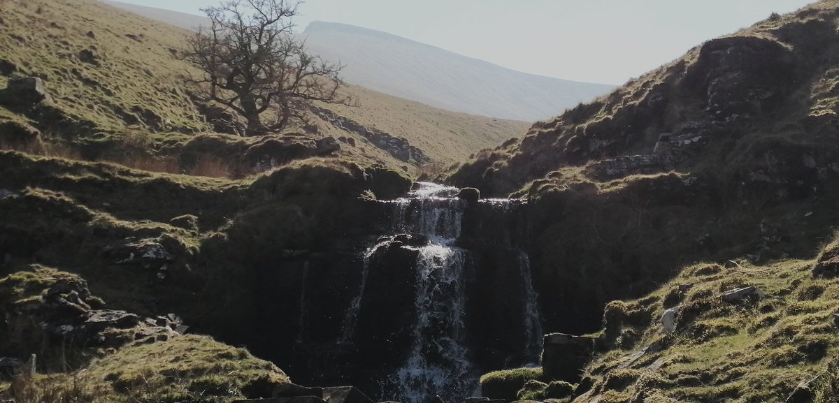smoggiewalks's tweet photo. Llyn Cwm Llwch via the cascade #breconbeacons #getoutside #cachemaintenace #lesserwalkedpaths #WHWtraining @DerekTheWeather @OrdnanceSurvey @LiveGeocaching @BeaconsPhotos @NTBreconbeacons https://t.co/ojqJeCjWRD