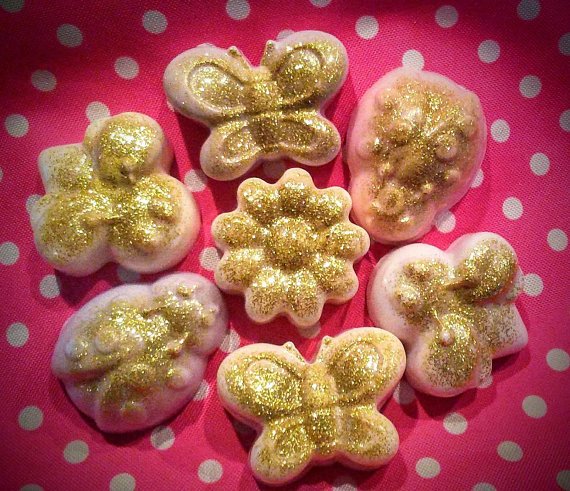 Moments2Create's tweet photo. Glitter, Glitter and more Glitter! Glitter Soaps and Whipped Lotions! Lots of colors to choose from! Handmade in Vermont by https://t.co/r8Tfo8P7iR. #glitter #glittersoap #glitterlotion #glitterbodybutter #glitterwhippedlotion #easterbasketstuffers #eastergift https://t.co/1x7z4I5fZh