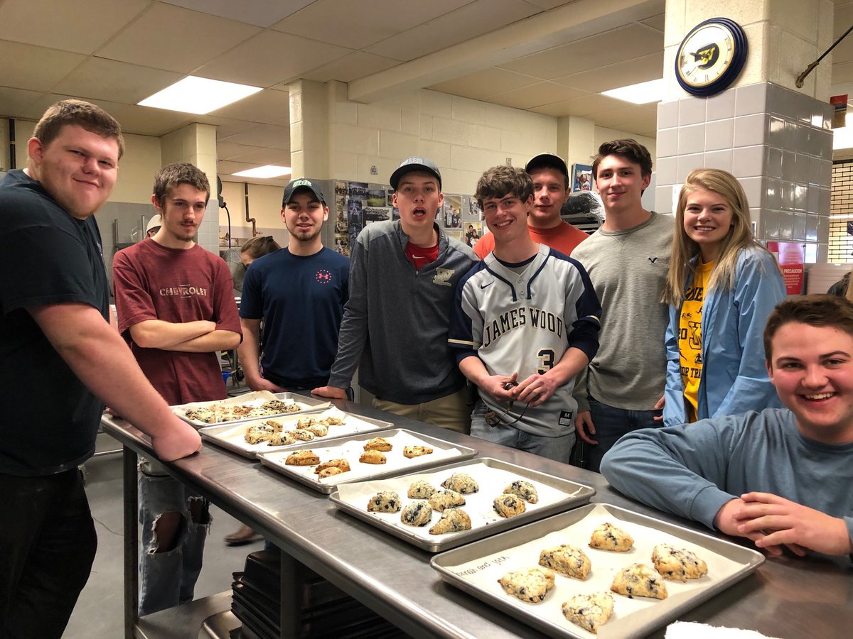 MrsClark310's tweet photo. Culinary Club- blueberry scones, thx @JWHSCafeteria for MEP & #teamwork! #speedbaking #activityperiod https://t.co/7AZF1mztGR