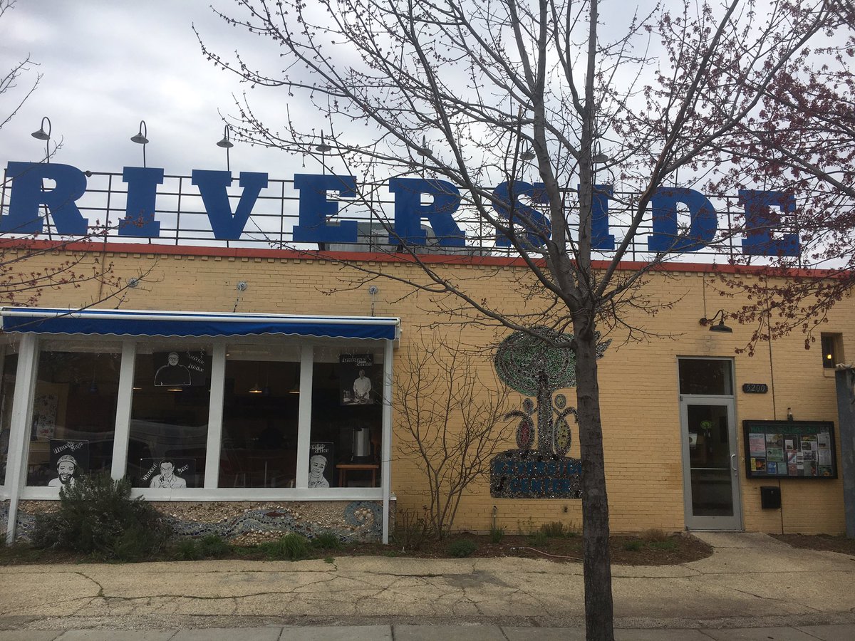 dcstorycircle's tweet photo. Out early postering for our Deanwood story circle at Riverside Healthy Living! It is an example of the kind of healthy eating option that is in scarce supply in this part of the District. Great to see them in action cooking fresh, healthy breakfasts! #Ward7 https://t.co/QzooyNJ3BQ