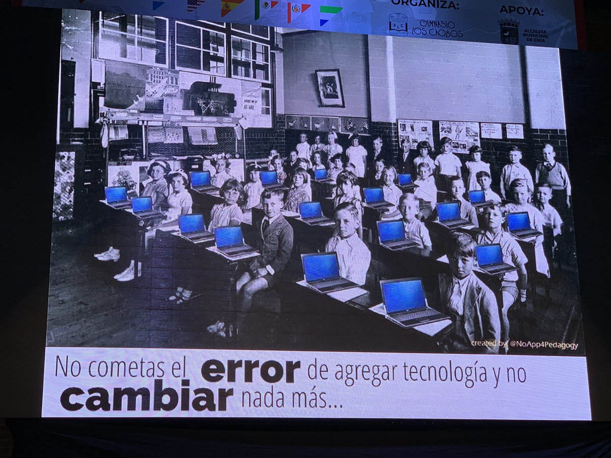 jdeborahklein's tweet image. Que imagen más excelente! Añadir tecnología no cambia nada si no transformamos el aula. #edvolution19 @langwitches