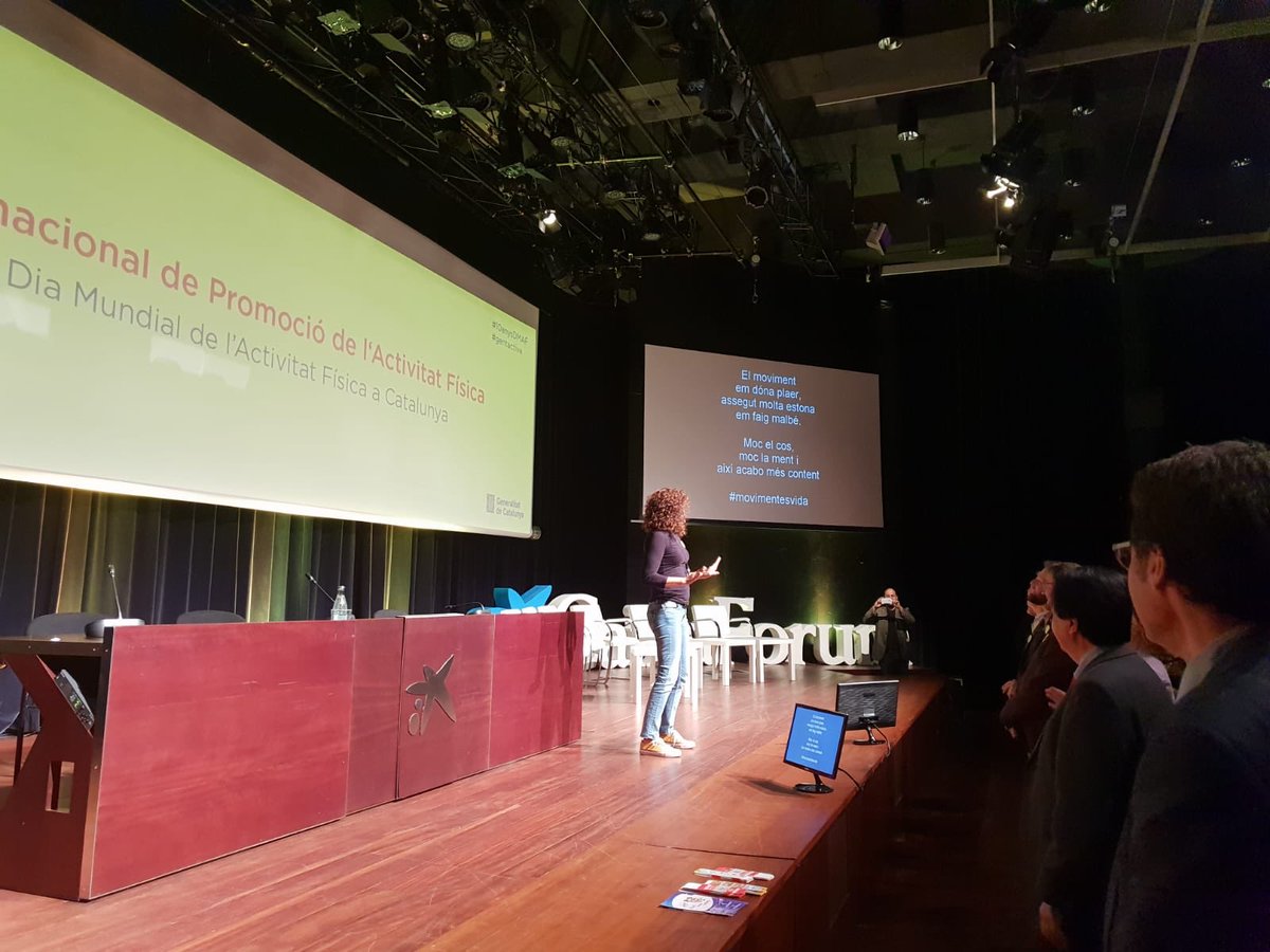 Divinafajust's tweet photo. #10anysDMAF @salutcat @victormatsudo Fem xarxa d’”Agitadores” i contagiem el virus d la #salutenmoviment #AgitaMundo #somnicompartit Queda camí x fer,el fem A PEU?🚶🏽♀️@erikavillaecija #reptes #movimemtesvida Ho portem a l’ADN, movem-nos i no ens rovellarem #aprofitaroportunitats https://t.co/tk48e6yRbi