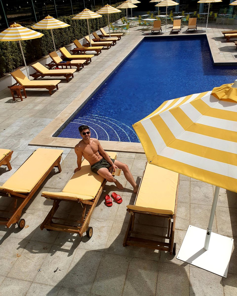 Darrenken's tweet photo. Book, lounger, pool โฑ๐ let the weekend begin. Happy Friday ya'll!
@MagnoliaHotel
#themagnoliaescape #quintadelago #khalidhosseini #DKrecommends #happyfridayeveryone https://t.co/rmDFlGfCgJ