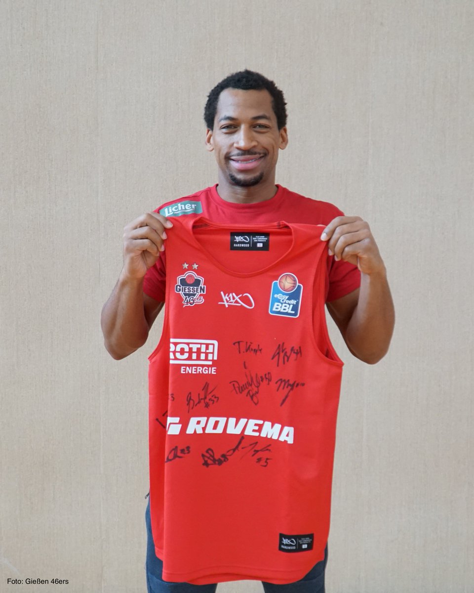 WeAreGroupHQ's tweet image. Morgen sind wir beim Spiel der @GIESSEN46ers dabei und haben im VIP-Bereich ein kleines Gewinnspiel für euch vorbereitet. Einer der Hauptpreise: Ein signiertes Trikot. 🥳 Eure Gewinnlose bekommt ihr in Form von RFID-Scheckkarten inklusive Schutzhülle am VIP-Einlass.