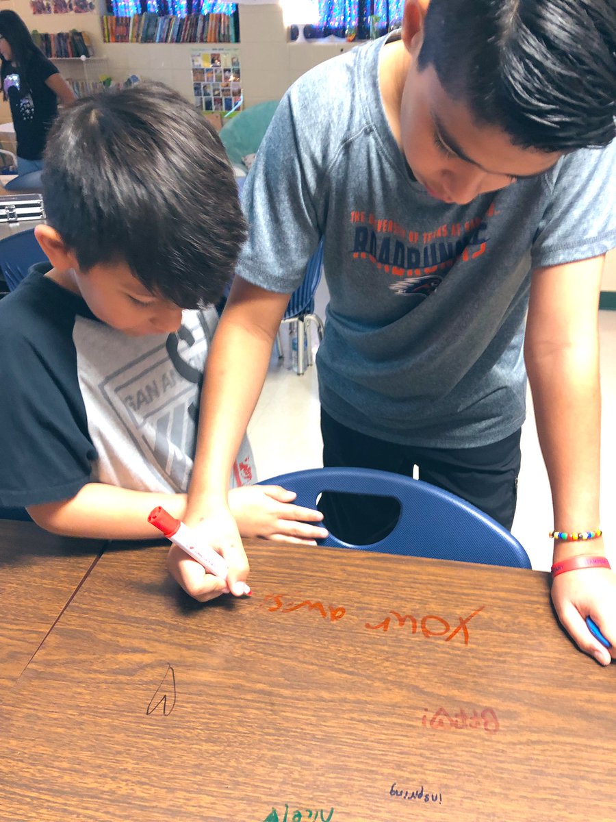 4thWithBorja's tweet image. Kind words with our sweet buddies! #buddyclass @stephmiller220 @NISDKallison