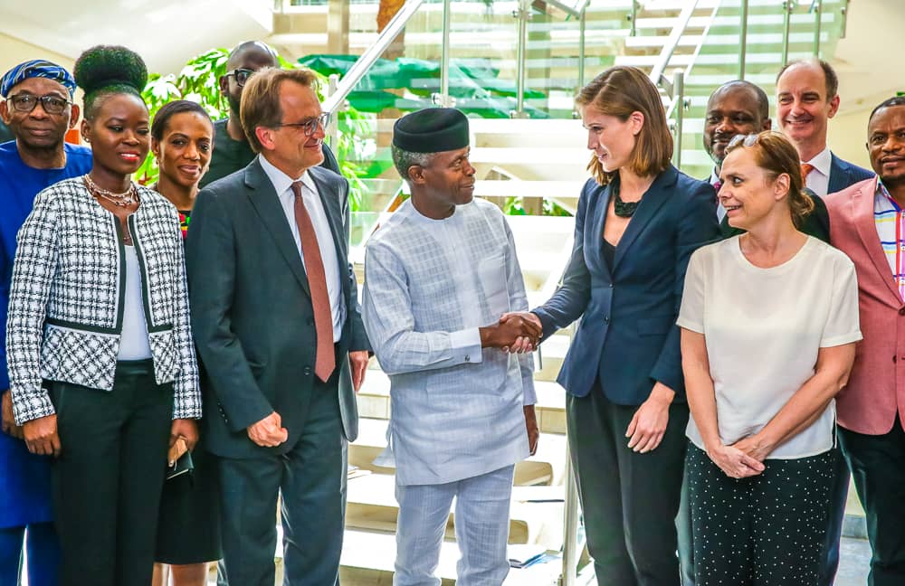 DaRealkemisola1's tweet photo. VP Osinbajo with Second Secretary
Sweden Economic Affairs & Trade; Fanny Nylander flanked by other members of the delegation.
#BTCNextLevel #FridayThoughts #FridayMotivation https://t.co/ijyxnoJvnt