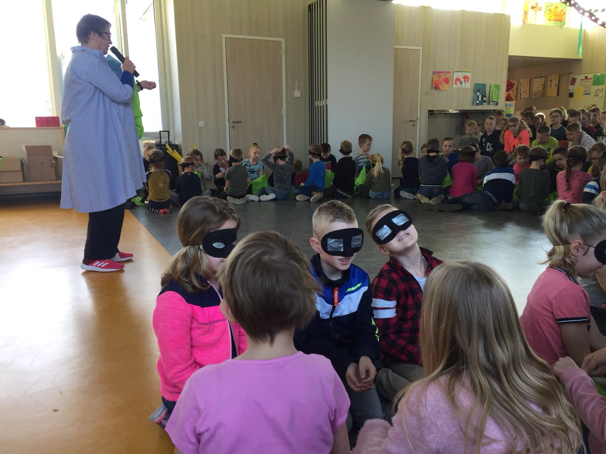 MetAgnesBakker's tweet photo. Vanochtend hadden we een prachtige aftrap van het project Wad’n Wonder @SpringplankLeek We haalden een echte waddenbeleving in de school! #ndce @IVNRegioNoord @waddentweets @WerelderfgoedWZ https://t.co/zWQpTGc2li
