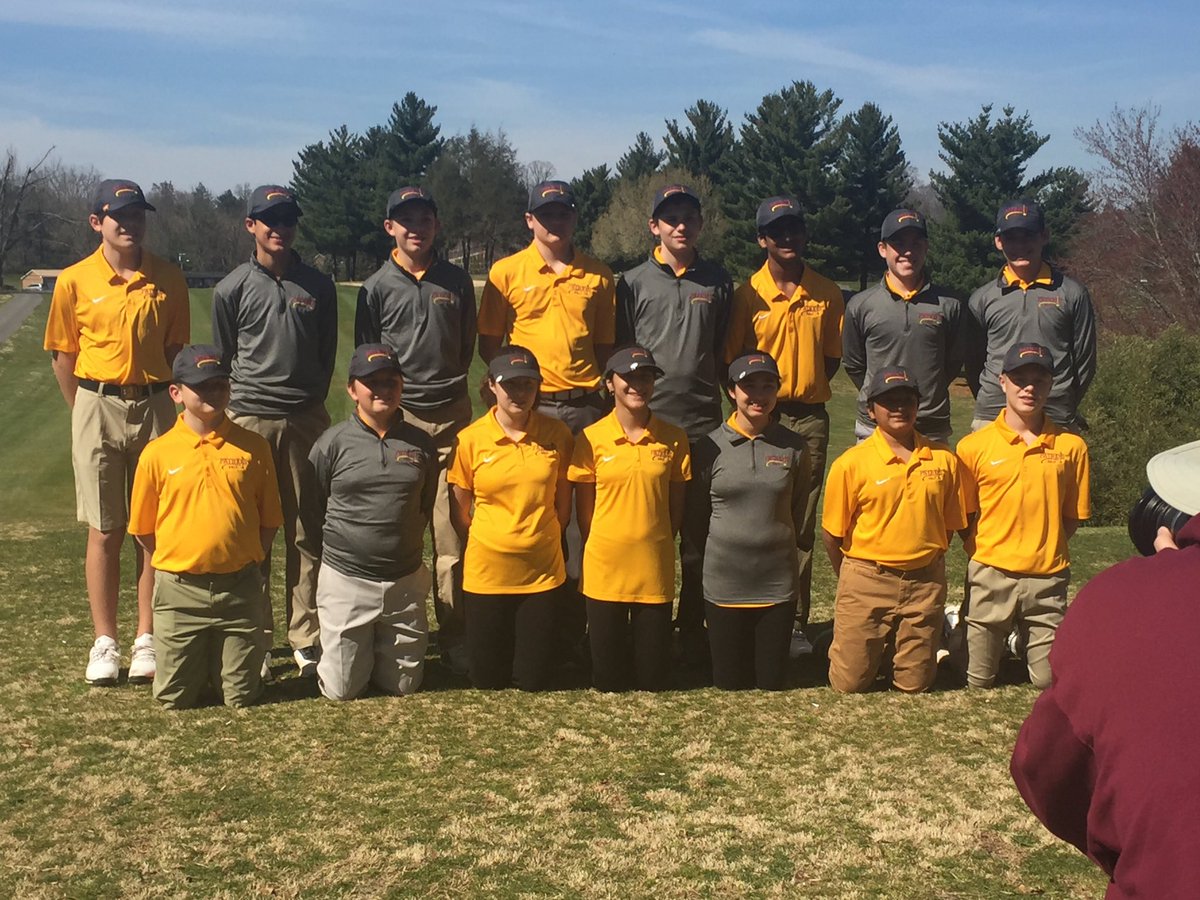 oneoldtechguy's tweet photo. LBMS Golf picture day. Great group of boys and girls. @PatriotsLBMS @golfgal80 #lbmsgolf https://t.co/ljE3Ouziur