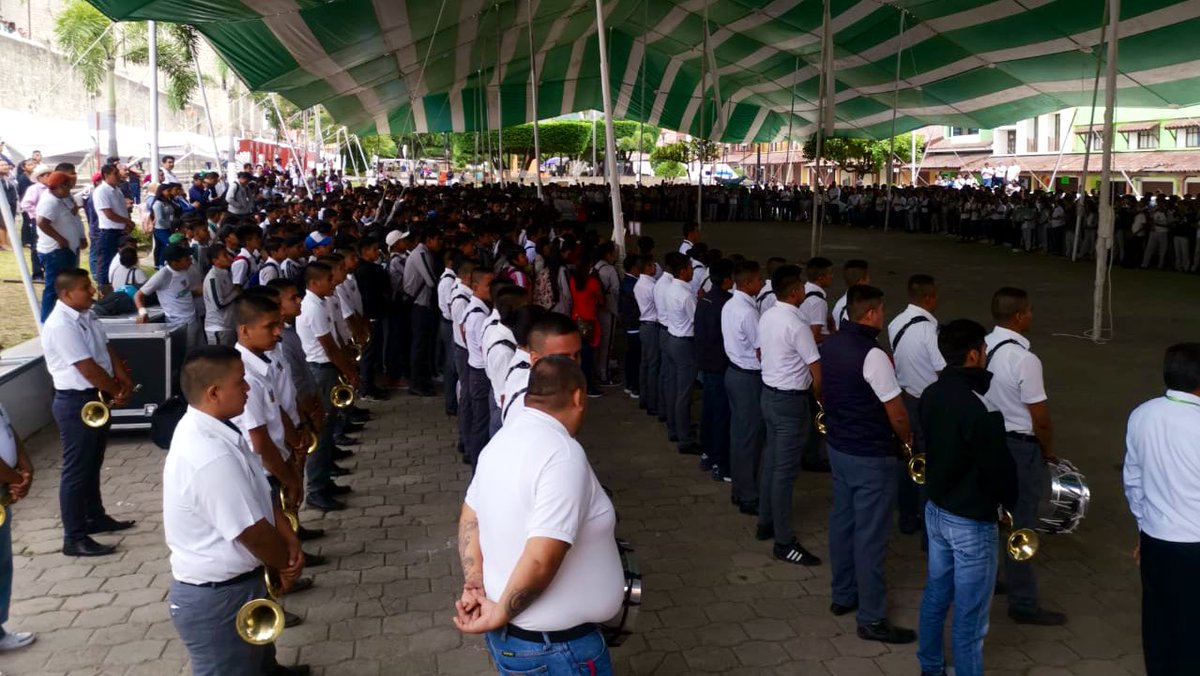 ManuelVidalesS's tweet image. Eventos Deportivos y Culturales 2019 @COBAEH_HGO 🎨 🏃‍♀️ Mucho éxito a los participantes y gracias por su invitación. 

#Cultura #Deporte #EducaciónEnHidalgo #EducarEsCrecerContigo