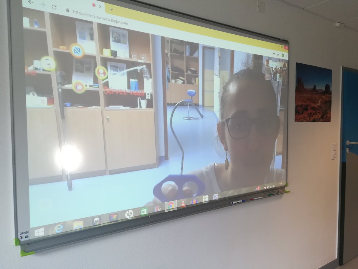 wanerspid's tweet photo. En direct du #rehalab du centre de rééduc. de #kerpape, @DonsKerpape, les élèves de CM voient les objets qu'ils ont conçus, imprimés en 3D, envoyés et validés par l'équipe du fablab comme étant fonctionnels et destinés à être utilisés pour soulager des personnes handicapées. https://t.co/qDjB346opH