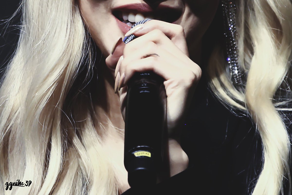 GGNIHC_39's tweet photo. 190326 #티파니 #TIFFANY 🌹❤️
FLAWLESS EVEN IN DETAILS  
@tiffanyyoung https://t.co/qEx0YXcEqV