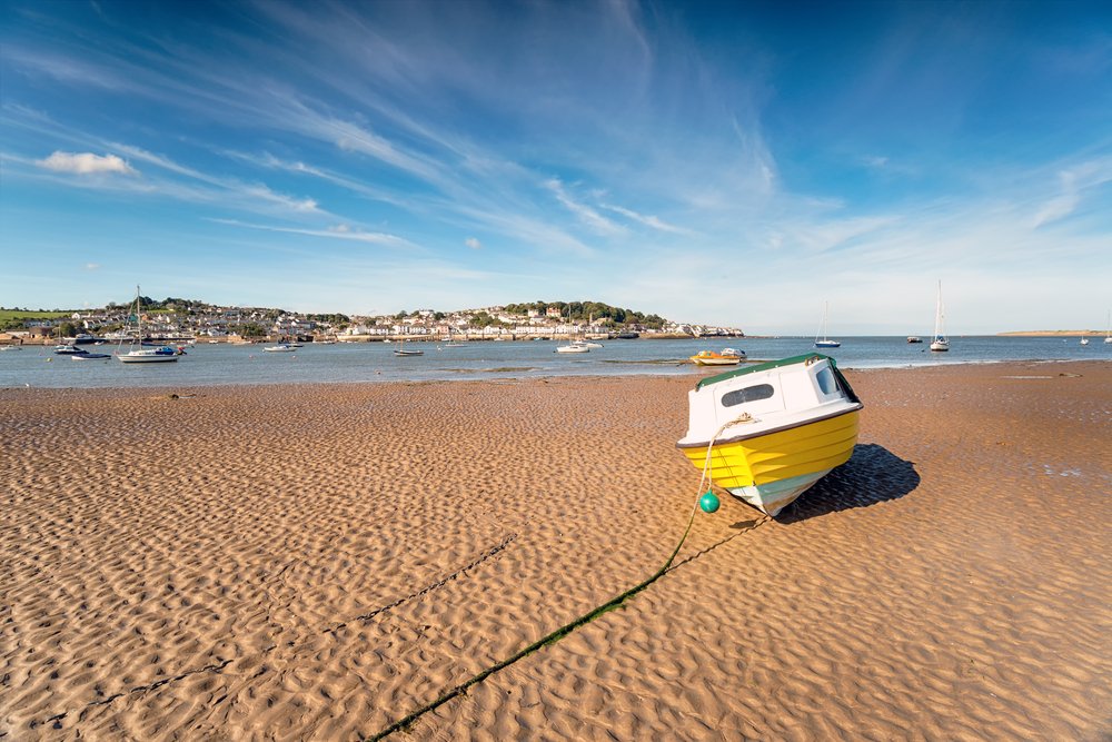 TheLittleDomain's tweet image. The sandy estuary beach of Instow is just a short stroll away from this gorgeous home, enjoy a drink or ice cream or sit and watch the sailing boats on your next adventure...
bit.ly/2uzLzIF