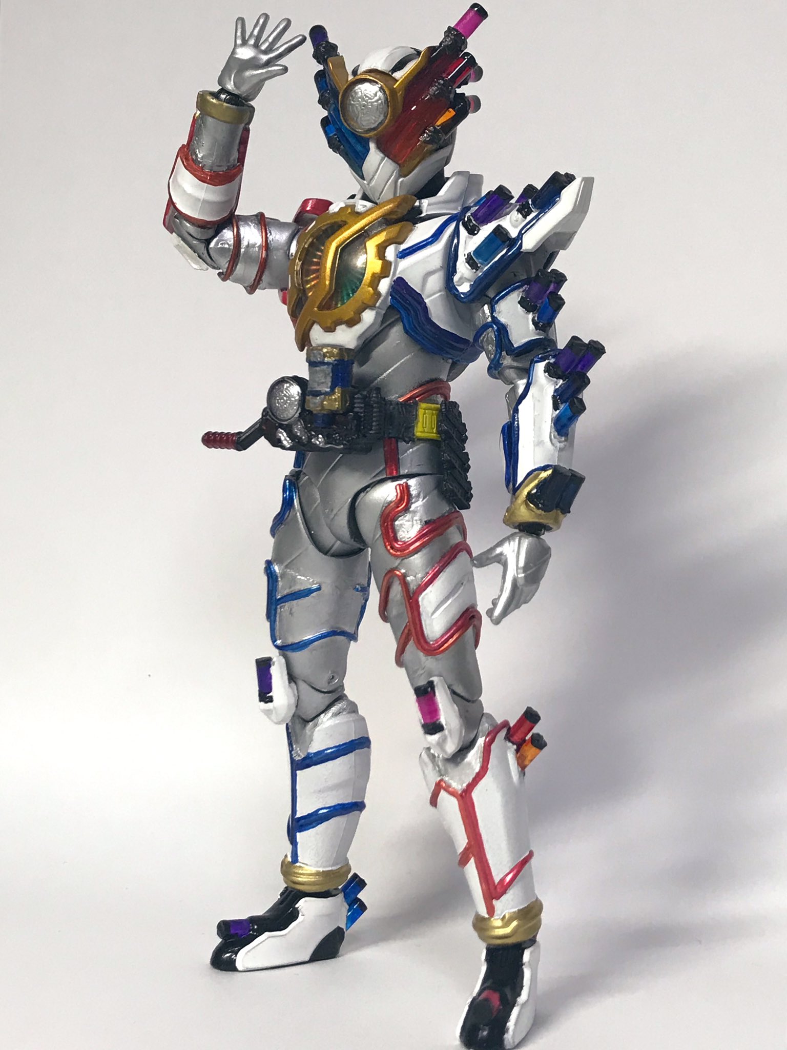 توییتر Muraki در توییتر S H Figuarts改造 仮面ライダービルド ジーニアスフォーム完成 初のアーツ 全身改造故に拙い部分もありますが 他のアーツと並べられるジーニアスが欲しかったので満足です ニチアサフィギュア改造部 造って遊ぼ 仮面ライダービルド